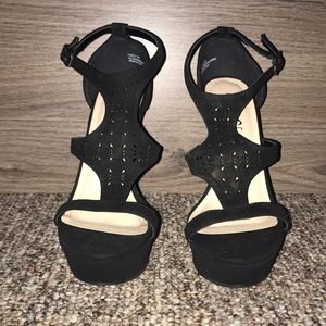 Black Wedges